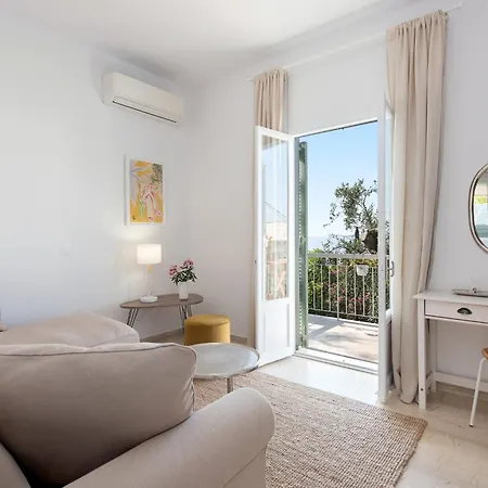 Apartment Reana Elegant By Konnect,
